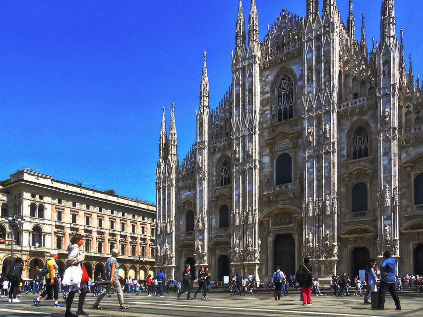 Milan: Skip-the-Line Guided Walk and "The Last Supper" - The Duomo and Piazza del Duomo from the outside
