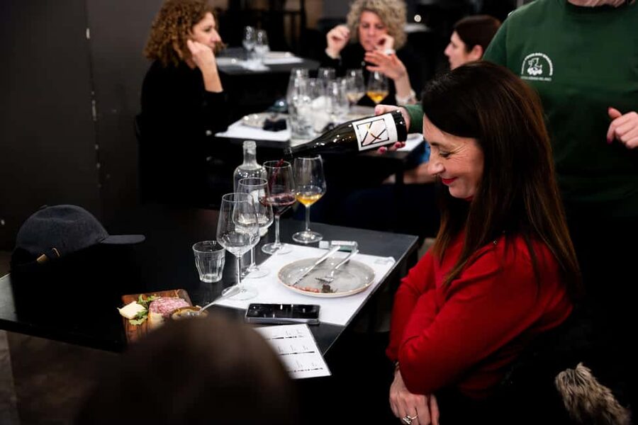 Milan: Wine Lovers Experience at Cantina Urbana Winery - Tasting four or six wines