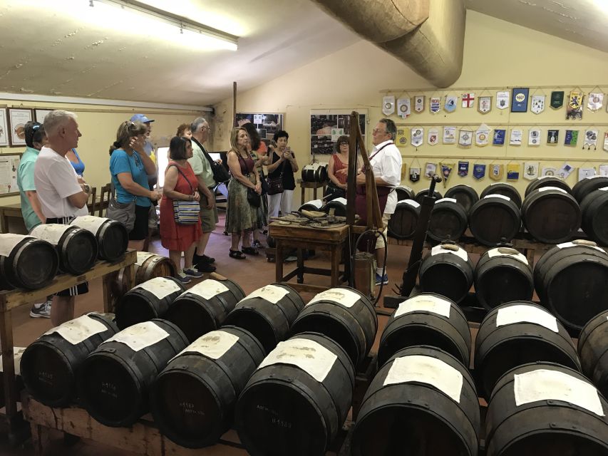 Modena: Balsamic Lunch with Vinegar Cellar Tour and Tasting - Arriving at the villa outside Modena