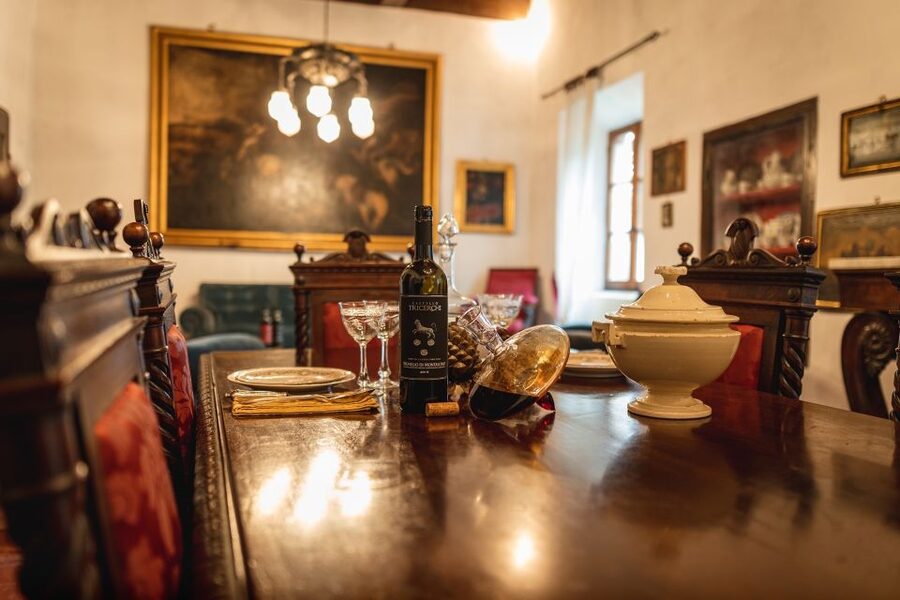 Montalcino: Brunello Wine Tasting & Lunch in a Tuscan Castle - Arriving at Castello Tricerchi
