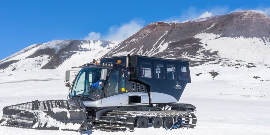Mount Etna: Roundtrip Cable Car and 4x4 Bus Ticket - The essential facts at a glance
