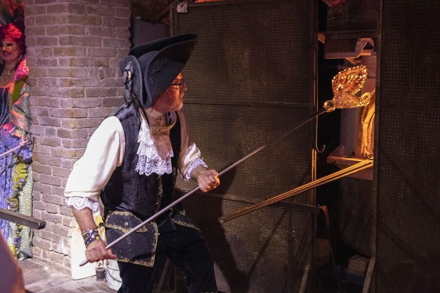 Murano: Glass Blowing Demonstration with Optional Drinks - Seating and sightlines matter