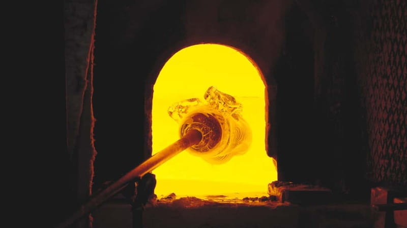 Murano: Glass Blowing Experience at Gino Mazzuccato Factory - Watching a Murano master work