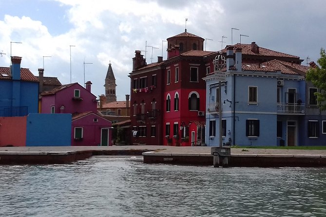 Murano Glass Experience With a Visit to a Burano Lace Island - Burano’s colored houses and lace tradition
