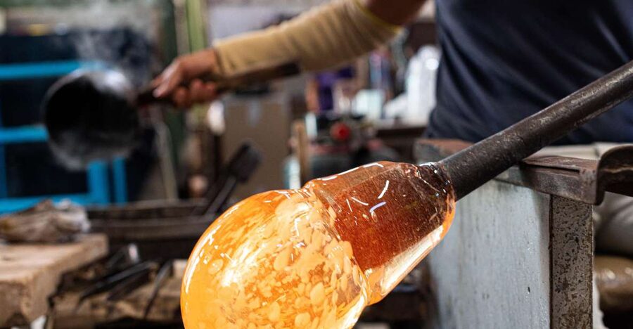 Murano: Glass Factory Experience with Tour and Demonstration - The first demonstration: hot glass shaped by breath