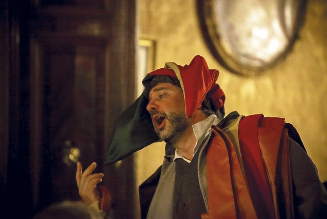 Musica a Palazzo 'Traveling Opera' Performance in Venice - Entering Palazzo Barbarigo Minotto