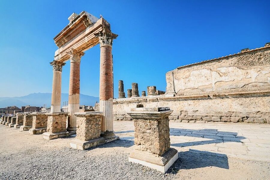 Naples: Day Trip to Pompeii and Capri - Capri by hydrofoil, funicular, and foot