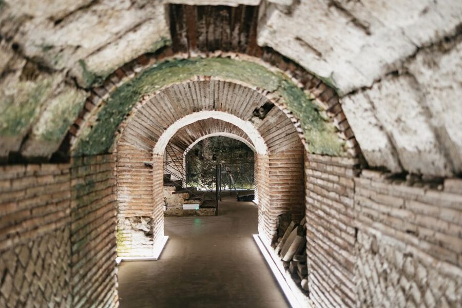 Naples: Naples Underground Entry Ticket and Guided Tour - The narrow passage is optional, but take the warning seriously