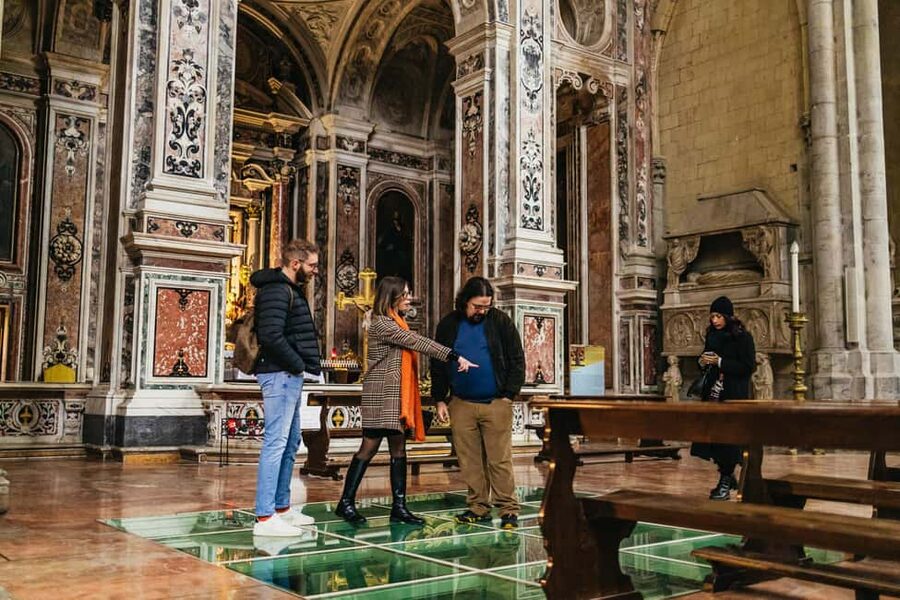 Naples: Old Town Guided Walking Tour - Via dei Tribunali and the Decumani