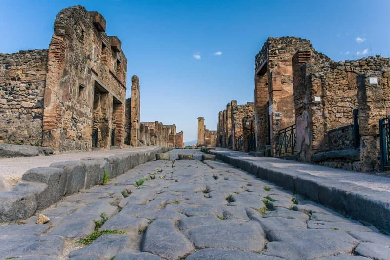 Naples or Sorrento: Full-Day Pompeii and Mount Vesuvius Tour - Practical packing advice