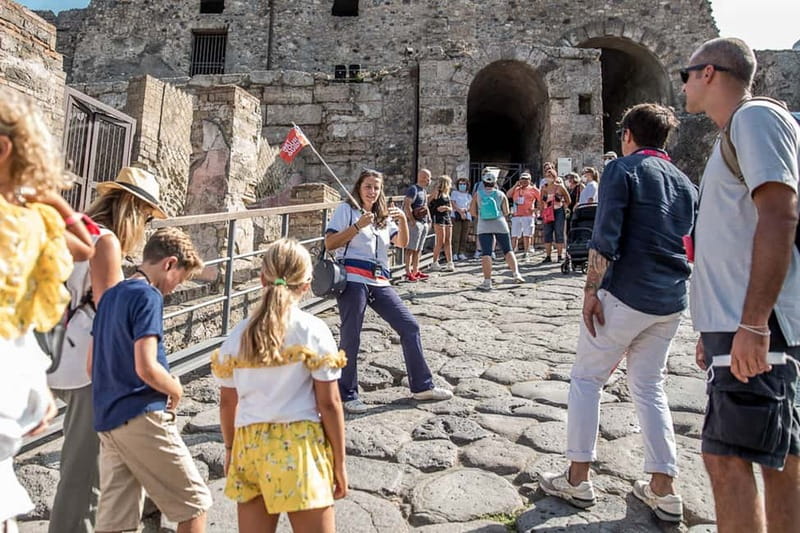 Naples or Sorrento: Full-Day Pompeii and Mount Vesuvius Tour - The lunch stop and what you should expect