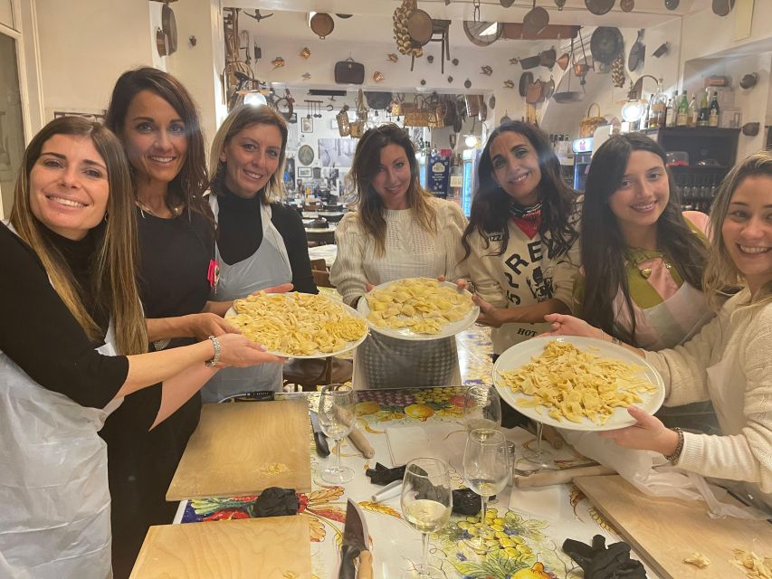 Naples: Pasta Cooking Class with Tiramisù and a Drink - Why this class works well in central Naples