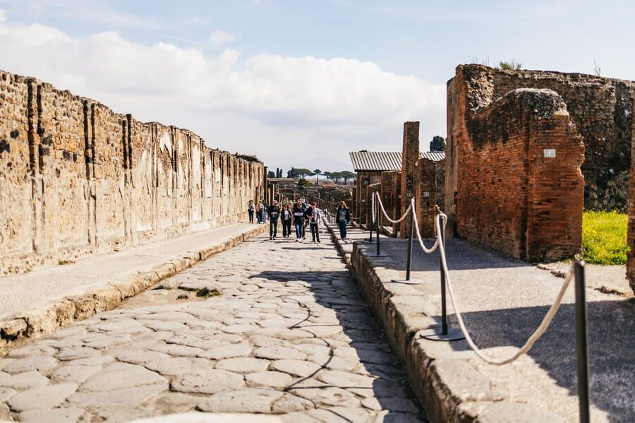 Naples: Pompeii and Mt. Vesuvius with Lunch and Wine Tasting - Why this Pompeii and Vesuvius combination works