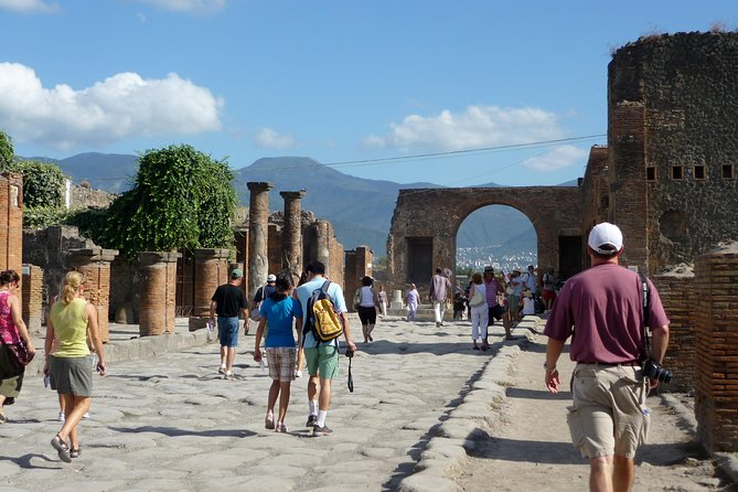 Naples: Pompeii & Mt Vesuvius All-Inclusive Small Group w/ Lunch - Pompeii’s thermal baths, market, and private homes