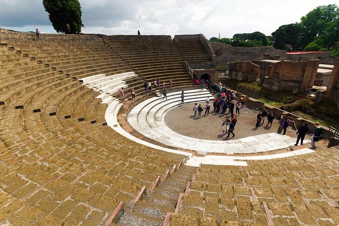 Naples: Pompeii & Mt Vesuvius All-Inclusive Small Group w/ Lunch - The ride from Naples to Pompeii