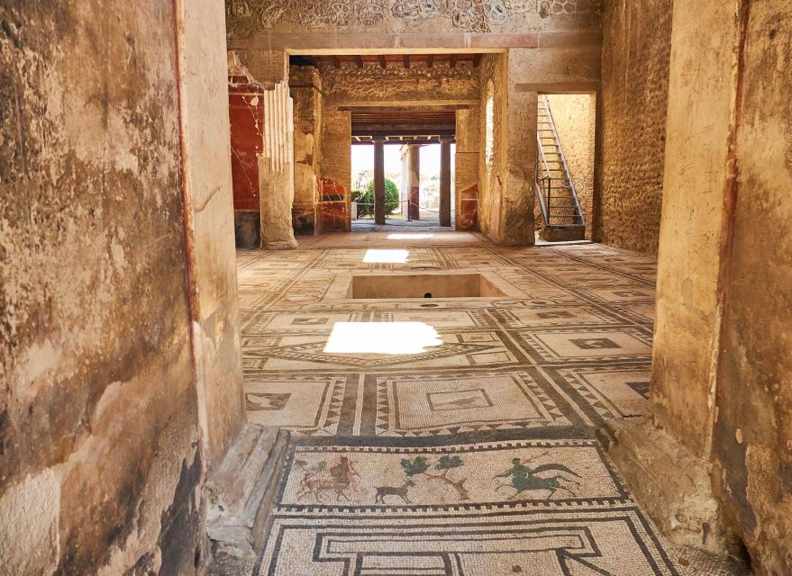 Naples: Pompeii & Mt. Vesuvius Day Trip with Tickets & Lunch - Why combine Pompeii and Vesuvius in one day?