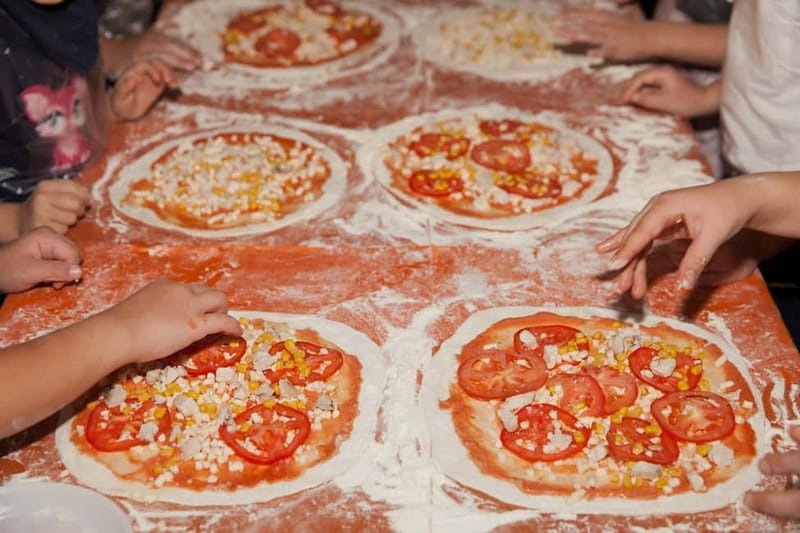 Naples: Premium Pizza-Making Class at a Pizzeria - The sweet finish: fried dough and chocolate