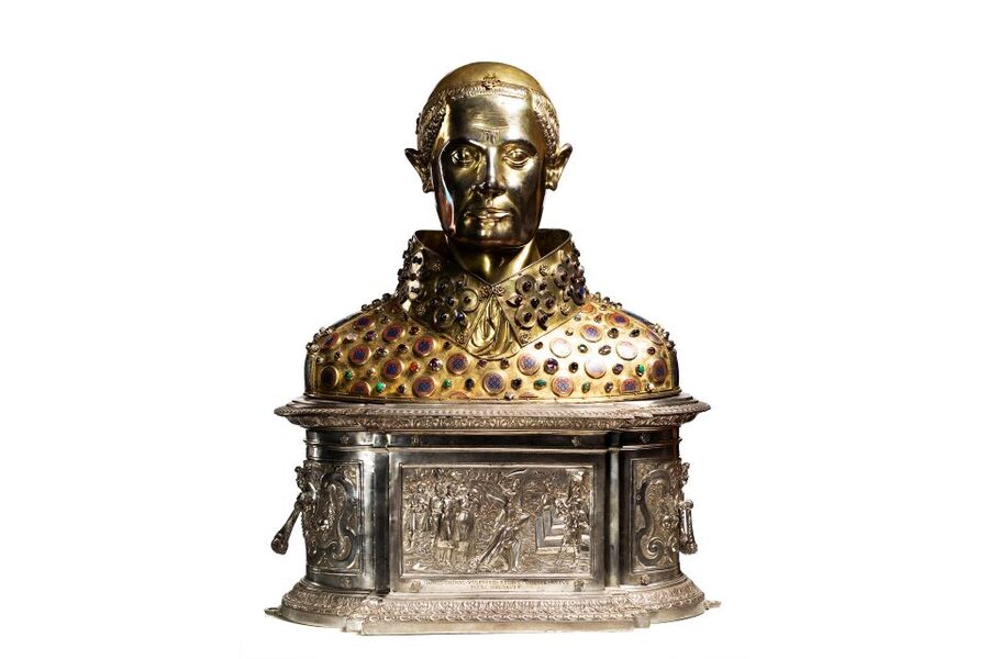 Naples: Royal Chapels & Treasure of St. Gennaro Ticket - Entering the Royal Chapel