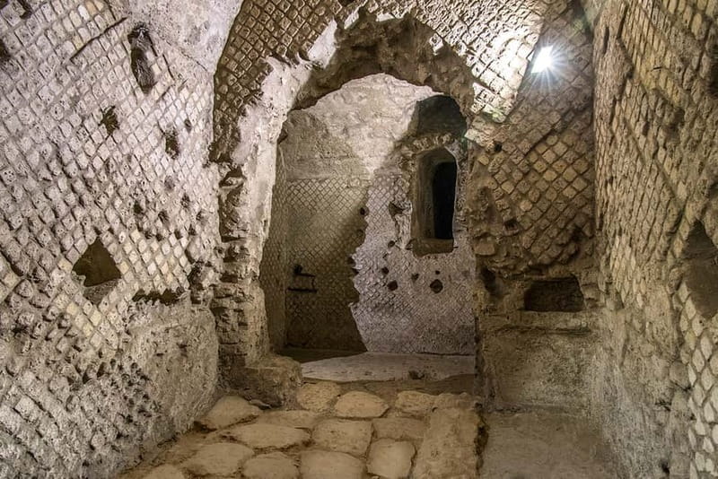 Naples: San Lorenzo Maggiore and Neapolis Sotterrata Ticket - The museum tells the longer story