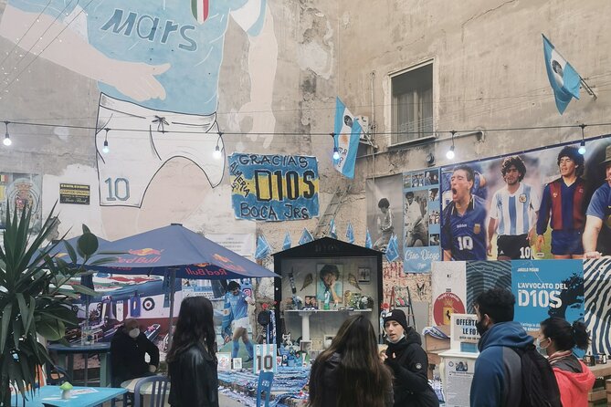 Naples Spanish Quarters Walking Tour Street Art, Folklore & Sweet - Street art beyond the paint