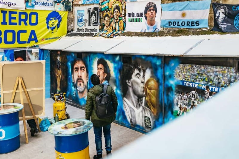 Naples: Street Art & History Tour in the Spanish Quarters - Guides who make the difference