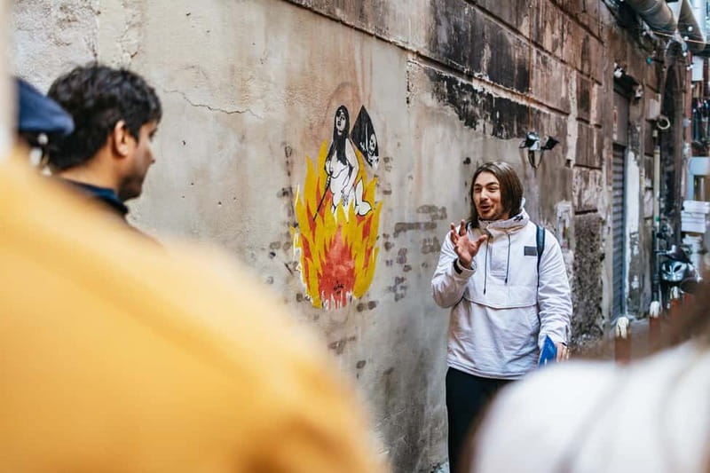 Naples: Street Art & History Tour in the Spanish Quarters - Why the Spanish Quarters work so well on foot