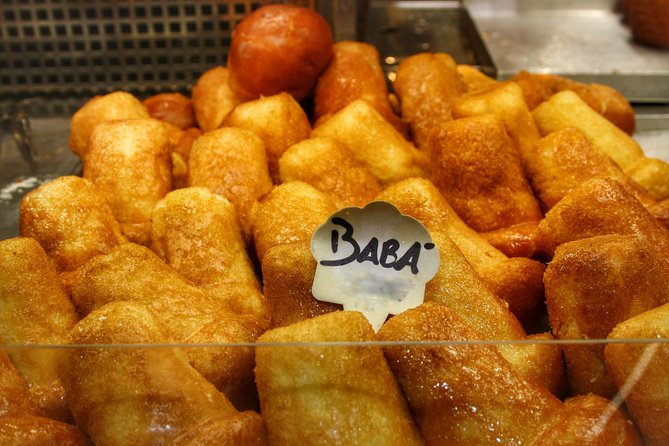 Naples Street Food Tour: Discover Local Flavors with Expert Guide - Guides make the difference