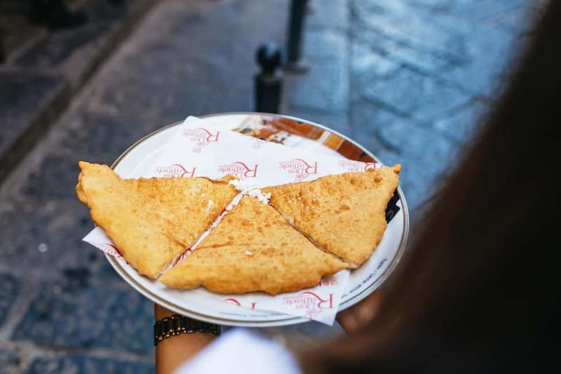 Naples: Street Food Walking Tour with Local Guide - Guide quality and the feel of the walk
