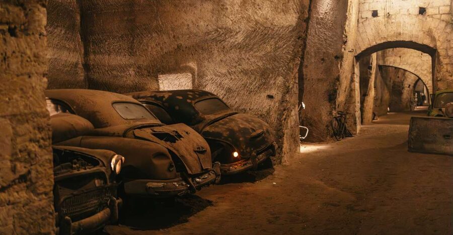 Naples: The Bourbon Tunnel Guided Tour with Entrance Ticket - What the guides add to the experience