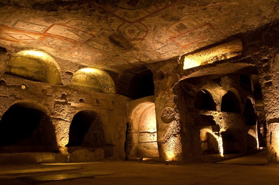 Naples: The Holy Mile 3-Hour Guided Tour - Starting underground at the Catacombs of San Gennaro