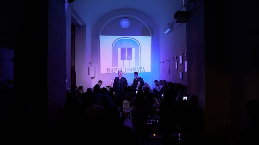 Naples: Traditional Neapolitan Music Concert - The opening music and changing performers