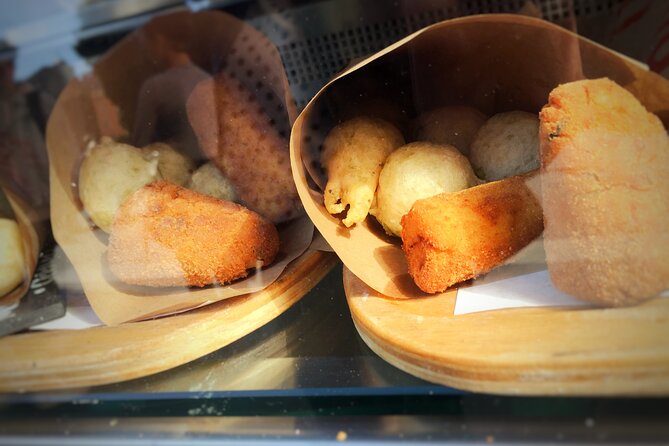 Naples' Ultimate Street Food Tour - Small Group by Do Eat Better - What the walking route feels like