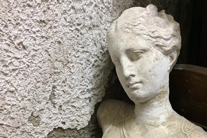 Naples Underground Spanish Quarters with Guide - Why the guide matters so much