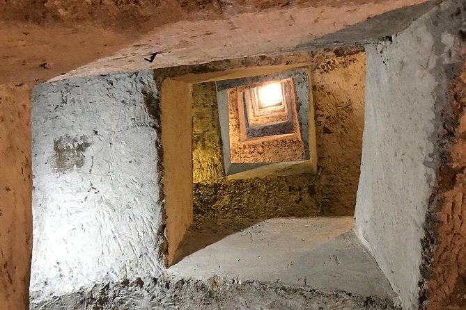 Naples Underground Spanish Quarters with Guide - Who should book it