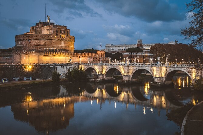 Night Tour of Rome with Local Pizza Dinner and Gelato Experience - Small group comfort and the minivan layout