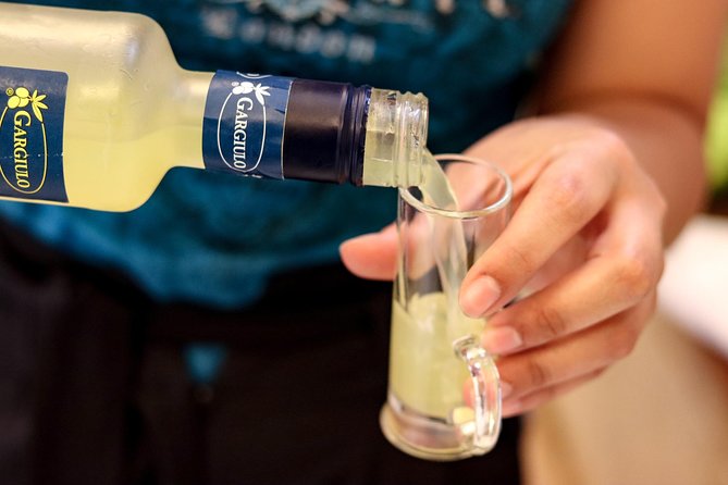 Olive oil tasting in Sorrento - Beyond oil: vinegar, honey, and liqueurs