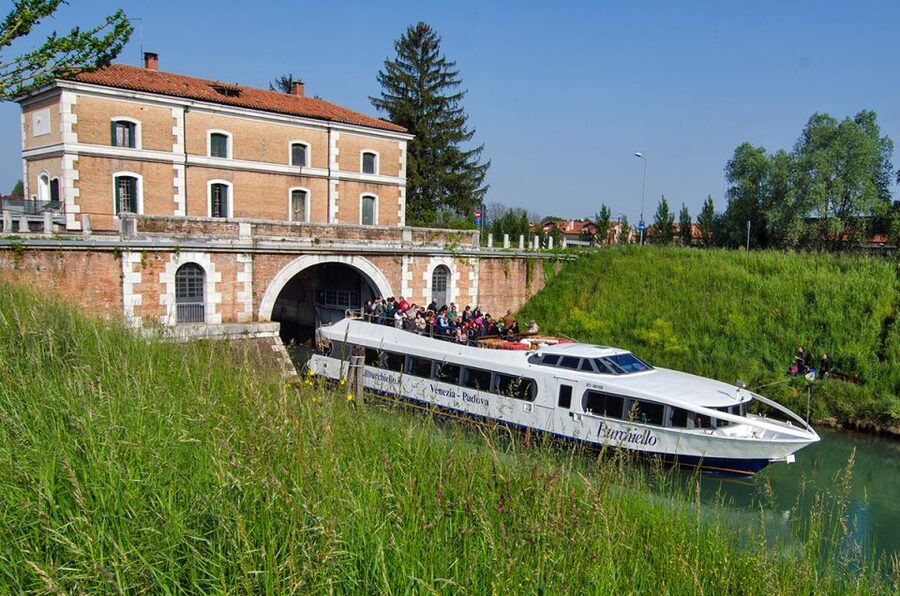 Padua to Venice Boat Cruise of the Brenta Riviera - What the $157.47 price really covers