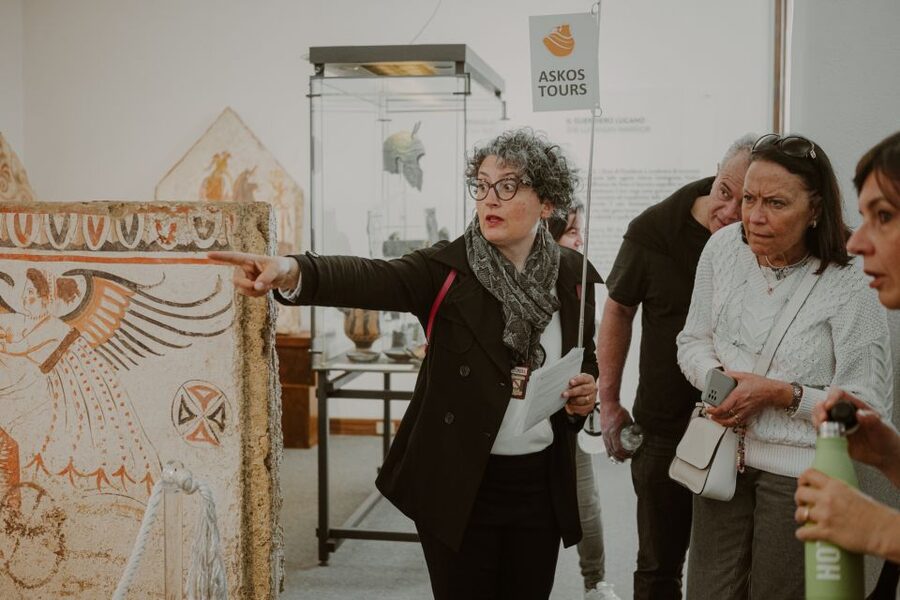 Paestum: Small-Group Tour with an Archaeologist and Tickets - Seeing Paestum as a living city
