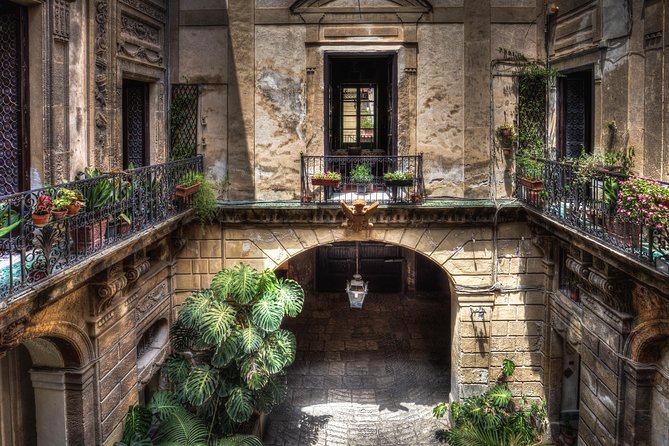 Palazzo Conte Federico - The noble floor: rooms with family stories