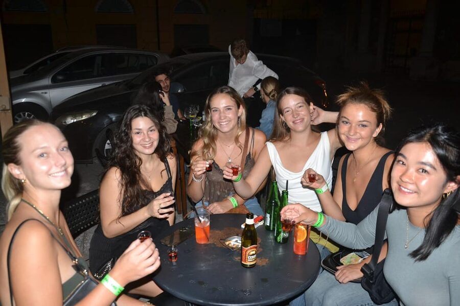 Palermo: Guided Bar Crawl with Shots and Discounts on Drinks - Practical details before you go