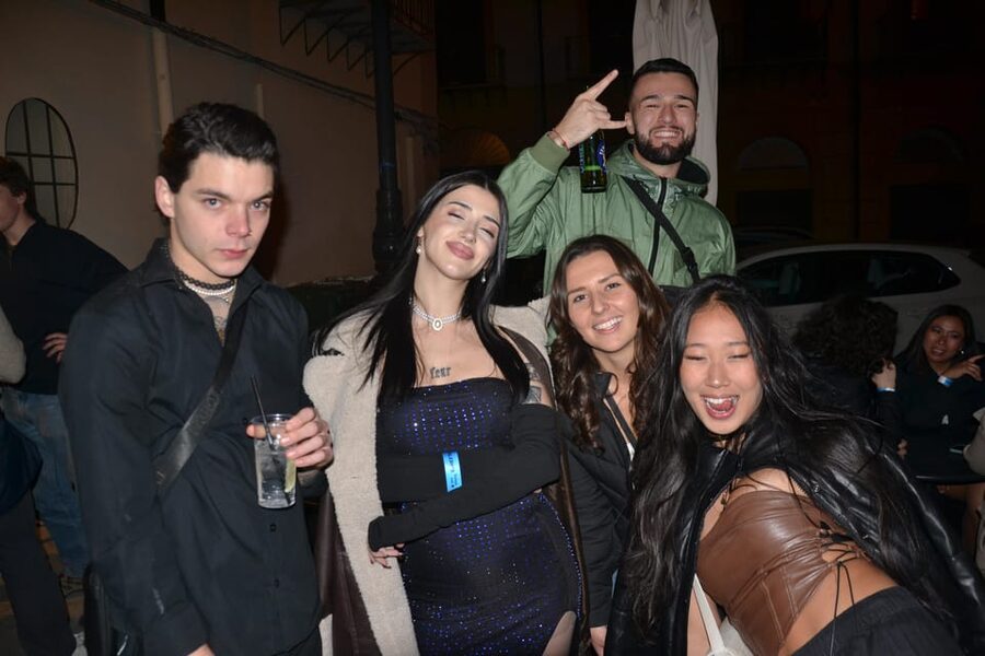 Palermo: Guided Bar Crawl with Shots and Discounts on Drinks - Guides Luis, Carlo, and Emanuele