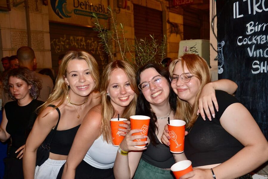 Palermo: Guided Bar Crawl with Shots and Discounts on Drinks - What the €20 price really buys you