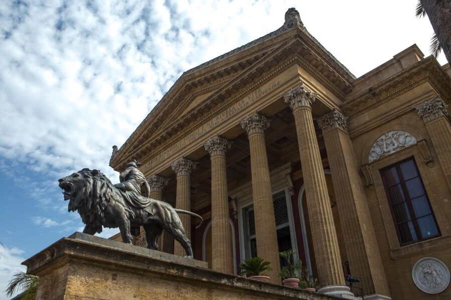 Palermo: Teatro Massimo Opera House Guided Tour - The stage and the limits of the backstage promise