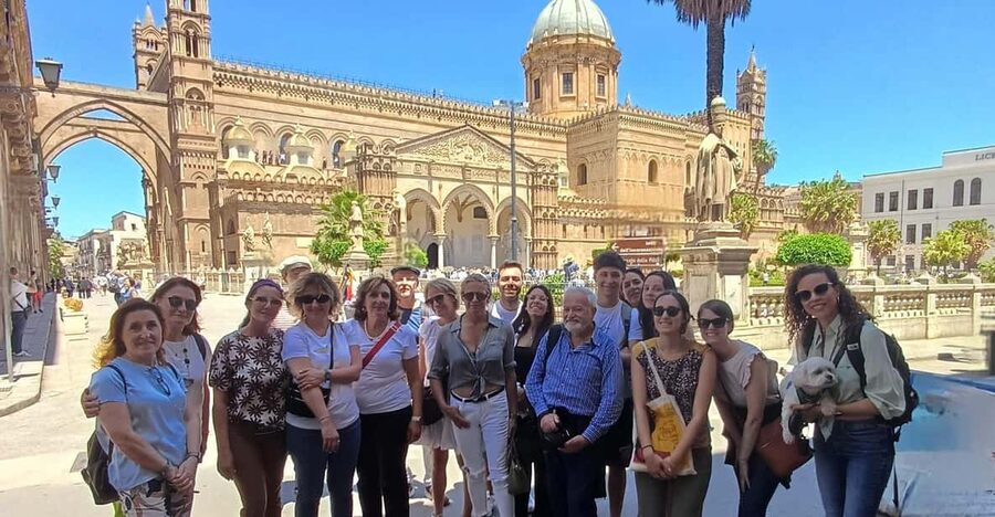 Palermo, tour tra monumenti unici e mercati colorati - Starting near Teatro Massimo and the Florio story