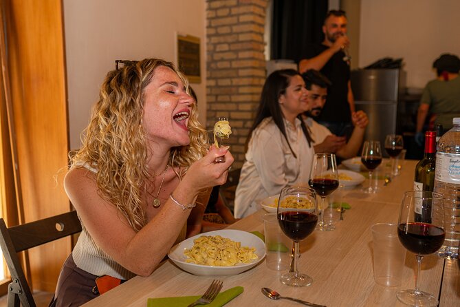 Pasta and Tiramisu Cooking Class Near the Colosseum - Who should book this experience?