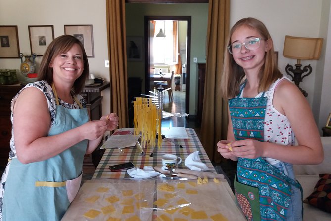 Pastamama, Home Cooking Classes at Grace's Home - Shaping tortelloni by hand