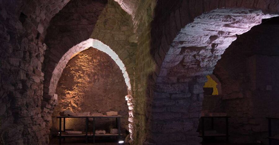 Perugia: Entry Ticket and Guided Tour of Perugia Underground - Entering the Saint Lawrence Cathedral cloister