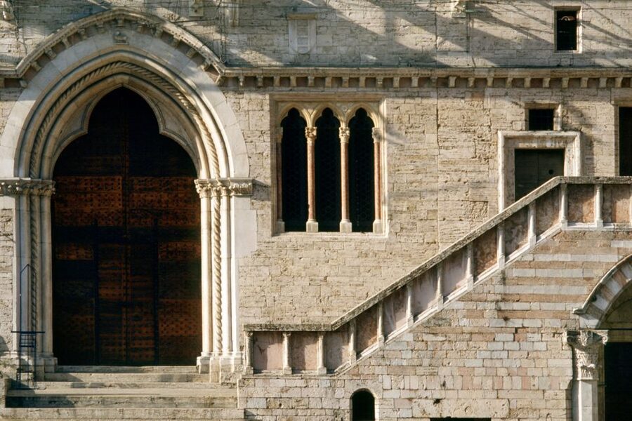 Perugia: Old Town Walking Tour, Piazza IV Novembre - The Etruscan Arch, built in the 3rd century BC