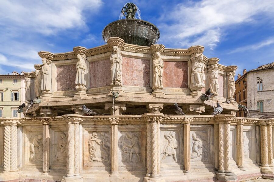 Perugia: Old Town Walking Tour, Piazza IV Novembre - Is $35 a fair price for 90 minutes?