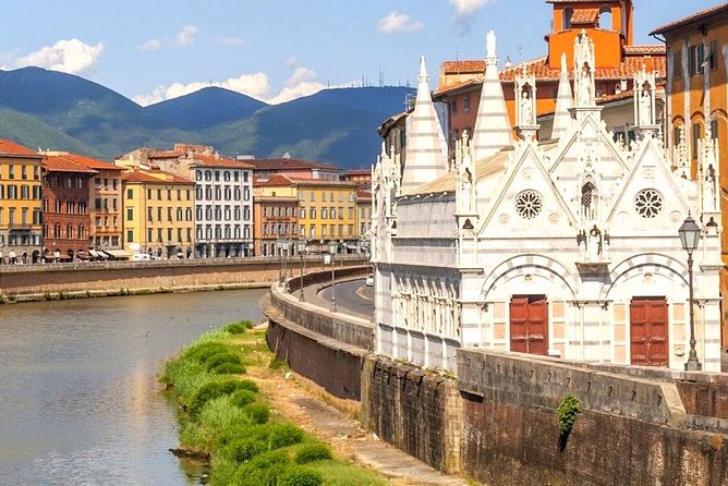 Pisa all inclusive: Baptistery, Cathedral and Leaning Tower guided tour - Inside the Baptistery of San Giovanni